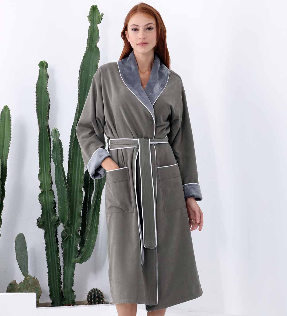 Women&#39;s Plush Microfiber Spa Robe