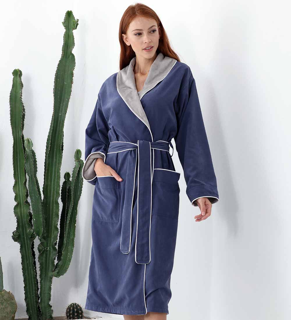 Women&#39;s Plush Microfiber Spa Robe